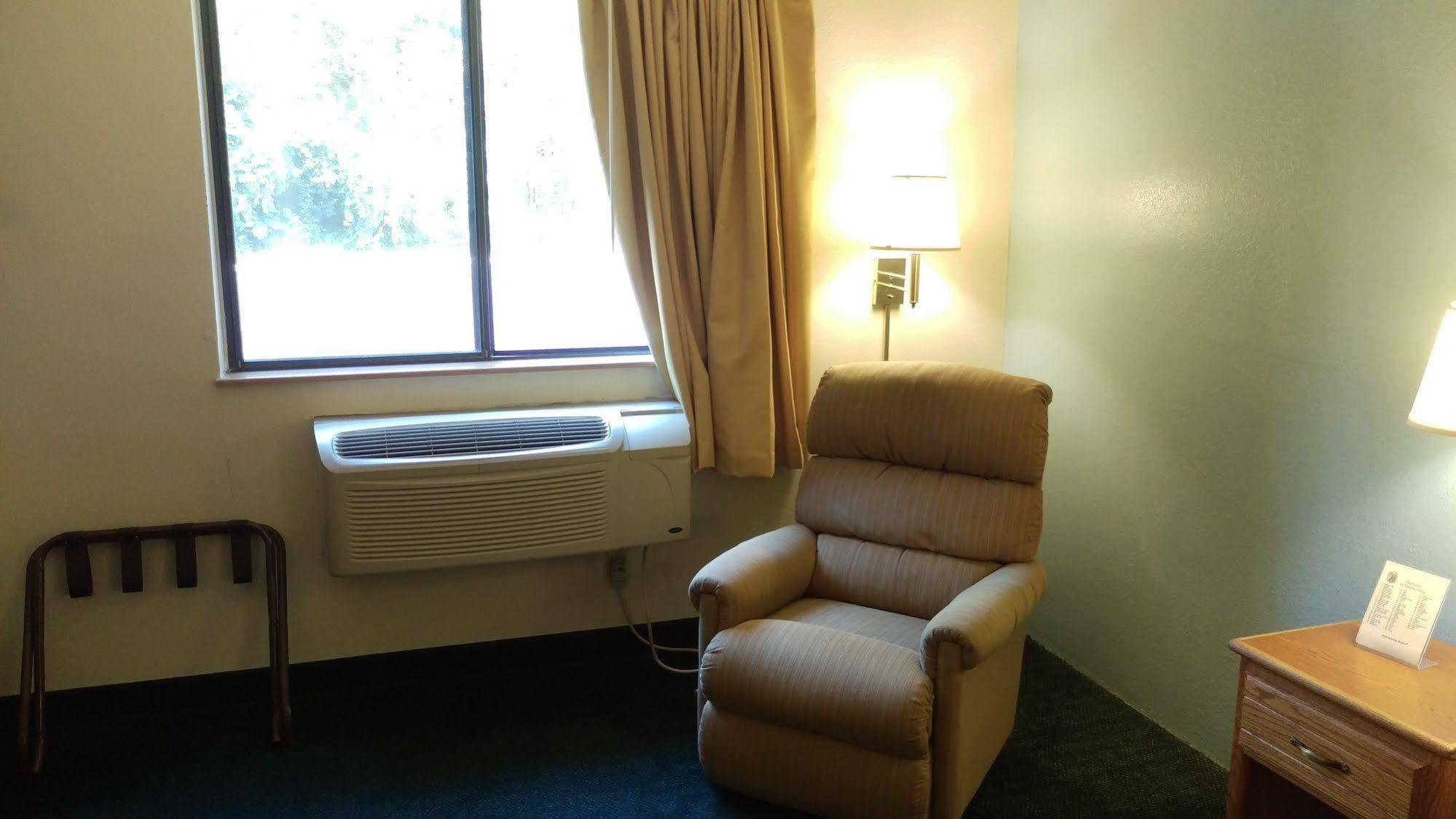 Super 8 By Wyndham Thurmont Εξωτερικό φωτογραφία